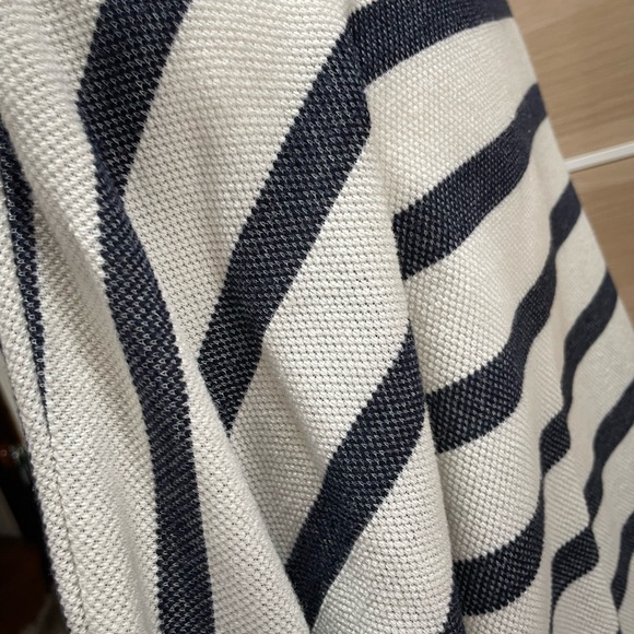 Banana Republic Sweater - Picture 8 of 11